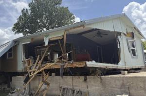 Más de cien desaparecidos tras las inundaciones en Texas, que dejan 133 muertos