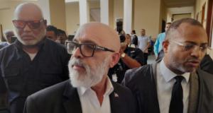 Ángel Martínez es apresado durante audiencia conocía supuesta difamación