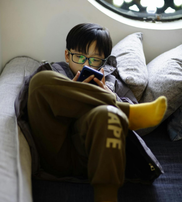 Inteligencia Artificial, memes virales y juegos: lo más buscado por los niños en internet