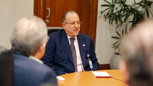 Ministro de Hacienda se reúne con la ONEC para fortalecer el diálogo económico en el país