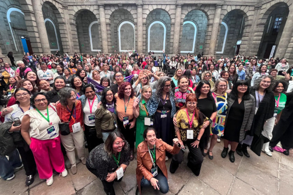 Feministas urgen “desfeminizar” cuidados rumbo a la Conferencia Regional sobre la Mujer