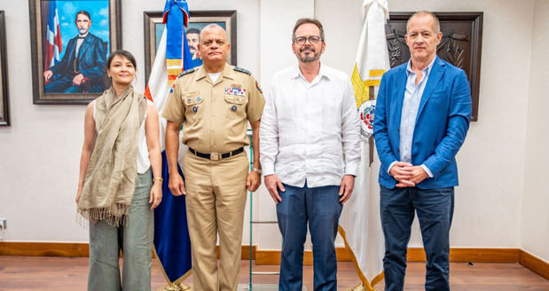 Ministerio de Defensa destaca importancia de reunión con representante especial de la ONU para Haití.