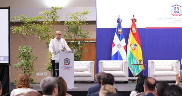 República Dominicana y Bolivia fortalecen lazos comerciales en conferencia empresarial