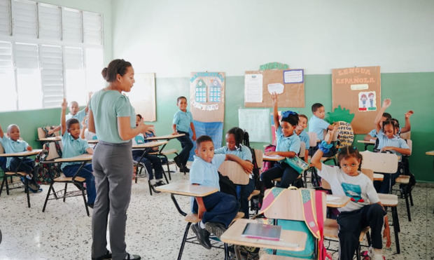 Inicio del año escolar 2025 en RD: entre retos persistentes y nuevos avances.