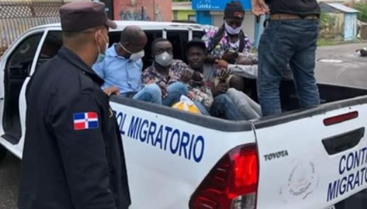 Migración detiene a 1,359 haitianos indocumentados y deporta a otros 1,132