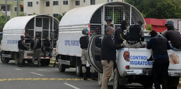 Migración detiene a 1,380 haitianos indocumentados y deporta a otros 958
