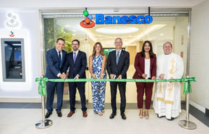 Banesco inaugura sucursal en Ágora Santiago Center como parte de su plan estratégico