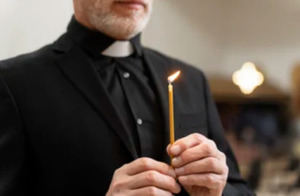Imponen prisión domiciliaria a sacerdote acusado de abuso sexual