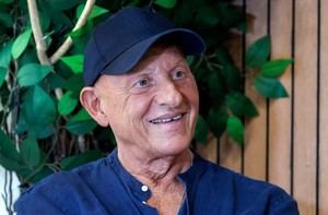 El diseñador Custo Dalmau promueve su moda en Miami por ser la "puerta a Latinoamérica"
