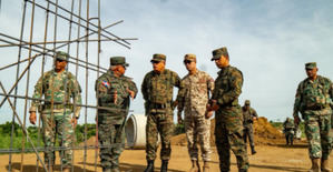 Ministro de Defensa supervisa la frontera y se reúne con directivos de la empresa Codevi