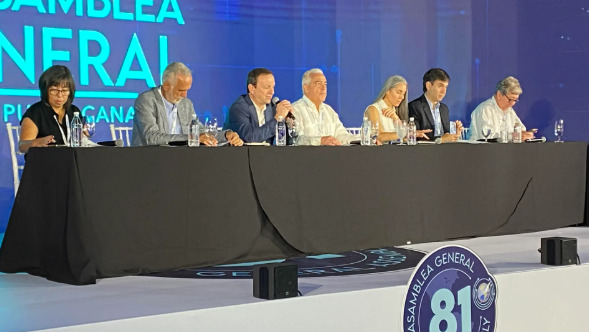 La SIP advierte del 'discurso hostil' contra el periodismo al finalizar su 81 Asamblea .