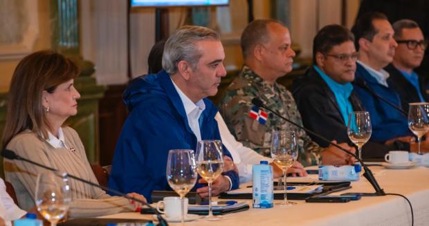 Presidente Abinader mantiene suspensión de labores y de docencia este jueves para el Gran Santo Domingo y provincias en alerta roja