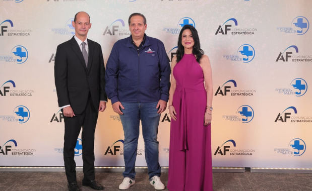Autoridades y líderes del sector dan apertura al cóctel inaugural del 7mo. Congreso Internacional de Turismo de Salud.
