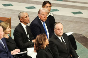 Trump presiona a legisladores republicanos mientras Obama participa en mítines demócratas