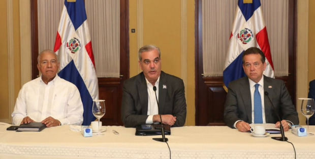 El presidente Abinader impulsa acciones para garantizar abastecimiento y estabilidad de precios durante la temporada navideña en todo el país.