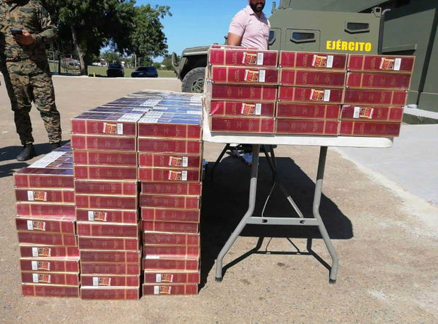 El Ejército detiene a cuatro personas e incauta 66,800 cigarrillos de contrabando