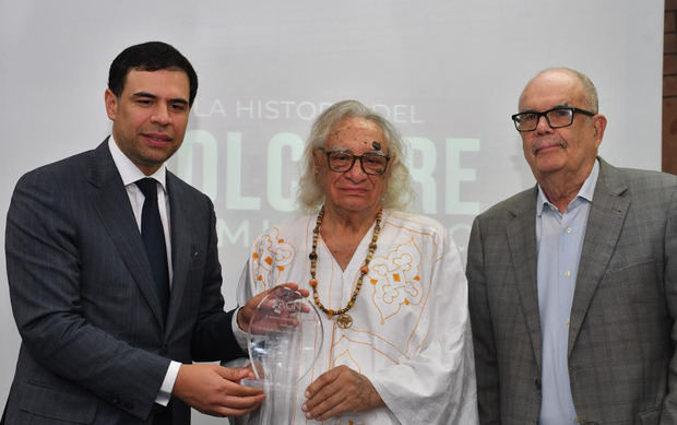 Roberto Salcedo, Dagoberto Tejeda y Roberto Cassá.