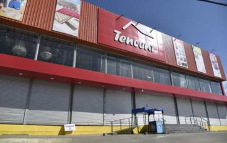 Vivienda cierra tres tiendas chinas en Santiago por seguridad estructural