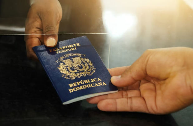 República Dominicana extiende exención de vigencia de 6 meses en pasaportes para turistas.