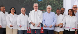 Abinader inaugura la reconstrucción de carretera El Cercado-Hondo Valle en Elías Piña