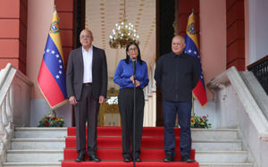 Delcy Rodríguez anuncia un nuevo momento político en Venezuela tras la excarcelación de 400 presos políticos