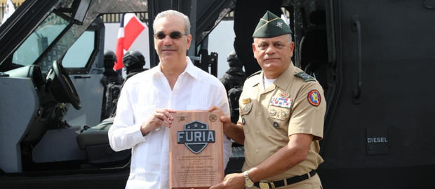 Presidente Abinader destaca transformación histórica de las Fuerzas Armadas al presentar FURIA, el primer vehículo blindado ensamblado en la República Dominicana