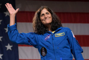 Se retira de la NASA la astronauta que quedó nueve meses varada en el espacio