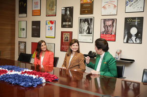 Vicepresidenta Raquel Peña y embajadora Leah Campos