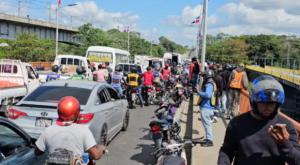 Desaparece una persona tras caer al río Isabela en accidente de tráfico en Santo Domingo