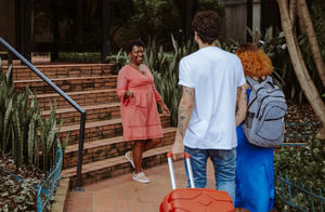 Adultos mayores impulsan la hospitalidad en la República Dominicana a través de Airbnb