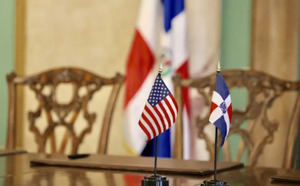 EEUU y República Dominicana se reúnen para abordar la "lucha contra el narcoterrorismo"