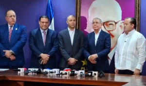 Gobierno y oposición buscan consenso para enfrentar crisis global en reunión con Danilo Medina