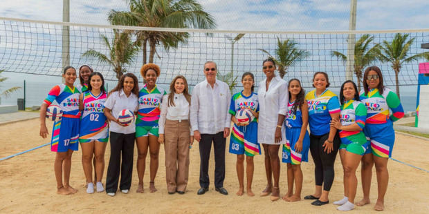Presidente Abinader y alcaldesa Carolina Mejía inauguran nuevo Malecón Deportivo