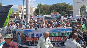 Policía dispersa manifestación en San Juan contra la minera GoldQuest