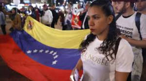 Venezolanos responden al llamado de Machado y exigen la liberación de los presos políticos