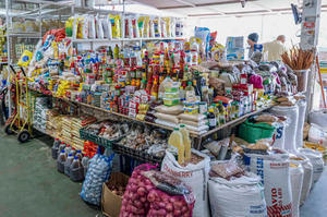 Comerciantes advierten de alzas significativas en los precios de los alimentos
