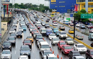 Santo Domingo, atrapado entre tapones y aplicaciones