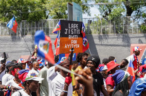 Miles de haitianos toman las calles de Puerto Príncipe para exigir la paz