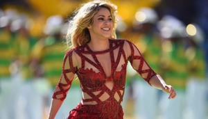 Shakira invitó a un grupo de niños de Uganda a bailar con ella en la final del Mundial
