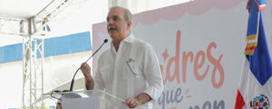 Presidente Abinader rinde homenaje al sacrificio de las madres dominicanas en la jornada Madres que Sostienen