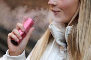 Científicos alertan contra el peligro de los sabores y el diseño técnico de los vapeadores
