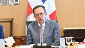 Gobernador Valdez Albizu y Magín Díaz se reúnen con el FMI para evaluar la economía dominicana