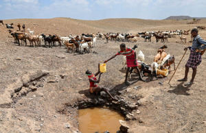 La mitad de la infancia mundial afronta al menos tres amenazas climáticas, según Unicef