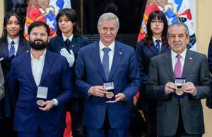 Kast reúne a expresidentes de Chile en acto conmemorativo por bicentenario de Presidencia