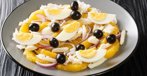 La ensalada andaluza que triunfa en Granada y te refrescará como ninguna: saludable, fácil y para preparar en 10