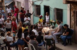 Los nervios se mantienen entre habitantes de La Guaira un mes después del doble terremoto