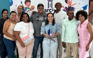 Familias celebran los logros artísticos de sus hijos en el Centro Cultural Narciso González