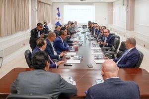 Sector empresarial presenta propuesta que mantiene la cesantía