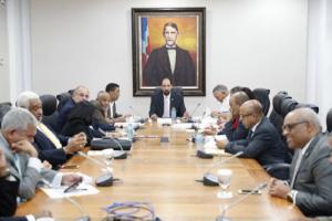 Comisión de diputados manifiesta conformidad sobre propuesta de Medina sobre ley de partidos