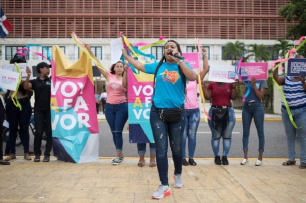 Protesta en plena acción frente al Congreso